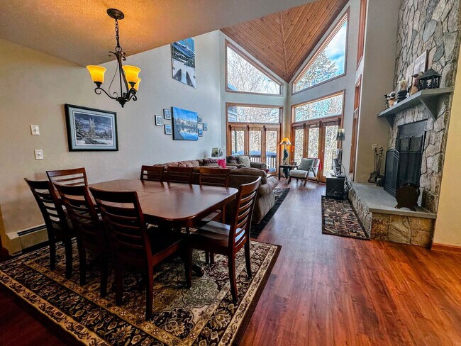 Foto del edificio - 307 Crawford Ridge Rd