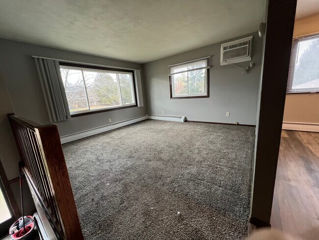 Sala de estar - 5415 Schmutzler St