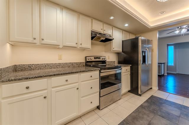 Foto del edificio - 922 Shady Creek Ln