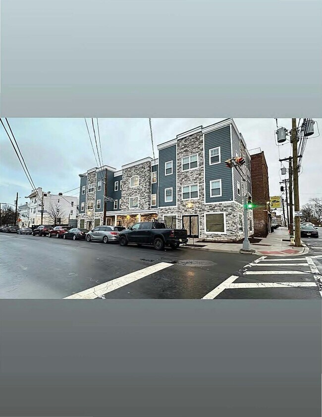 Building Photo - 275-277-277 16th Ave