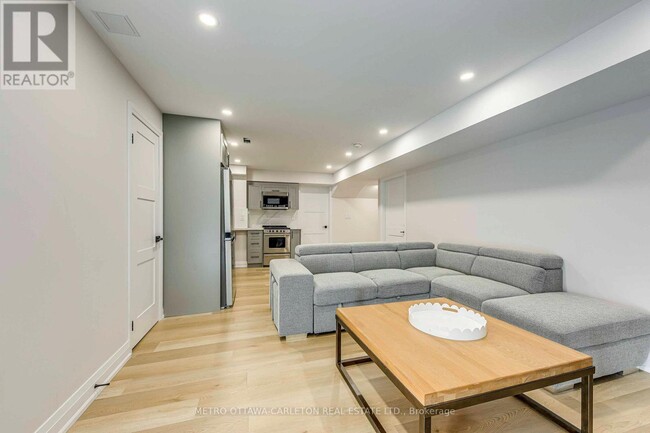 Building Photo - 13 Franmar Rd