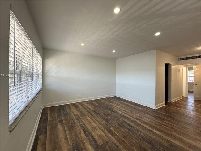 Building Photo - 2300 Madison St