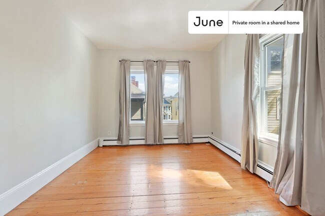 Building Photo - Room in Shared 3 bed/1 bath home