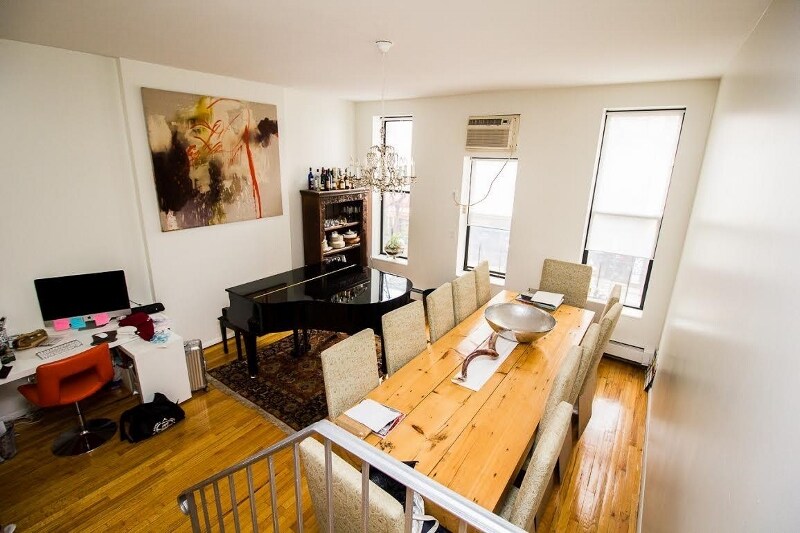 Primary Photo - 67 Bond St