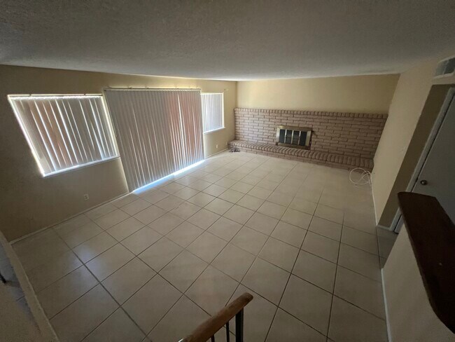 Building Photo - 5940 Yorba Ct