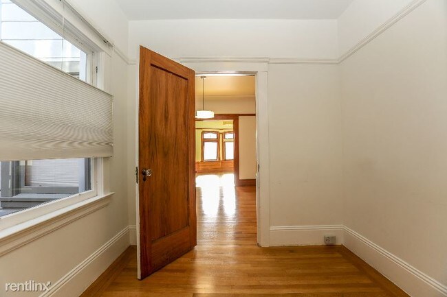 Foto del edificio - 2 br, 1.5 bath Apartment - 848 31st Ave