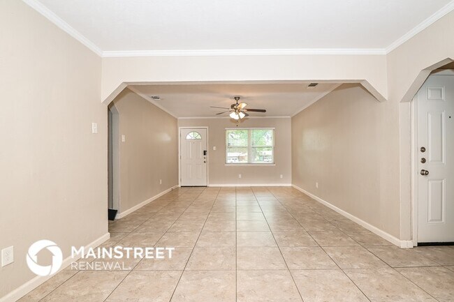 Building Photo - 907 Edgefield Cir