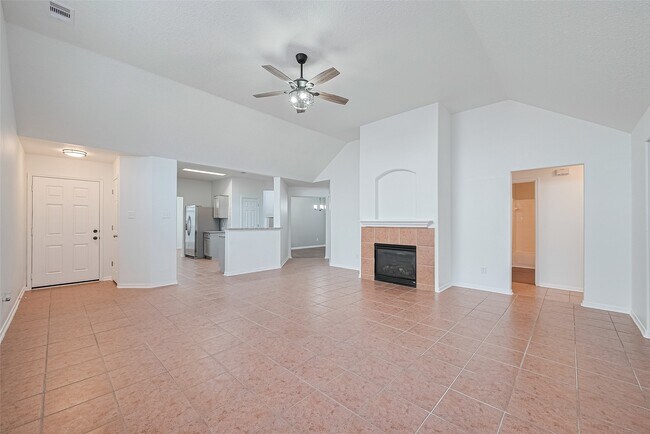 Foto del edificio - 12230 Hawthorne Hill Cir