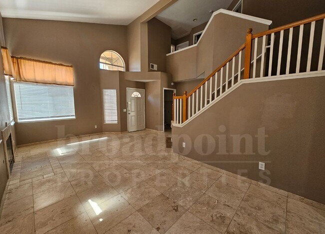 Building Photo - 605 Iona Ct