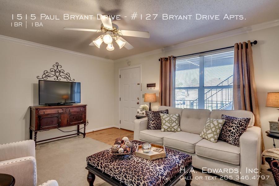 Primary Photo - 1515 Paul Bryant Dr