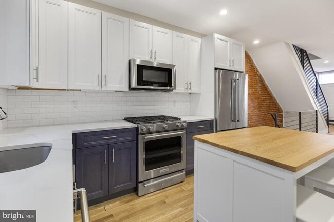 Building Photo - 912 Ellsworth St