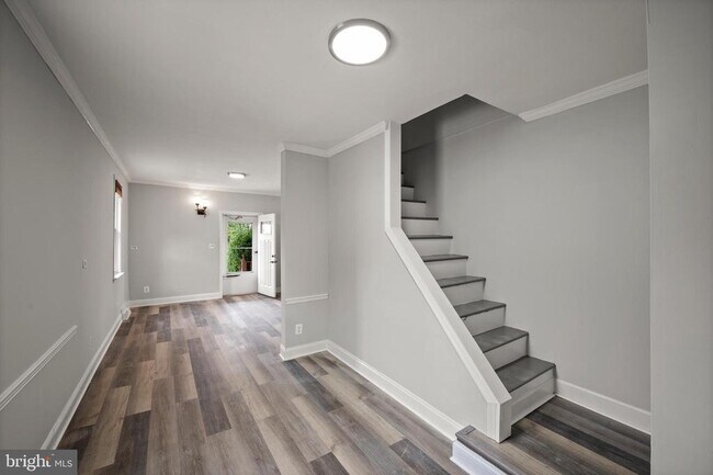 Foto del edificio - 8807 Fearne Ave
