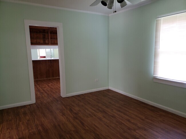 Building Photo - 148 Evangeline Rd