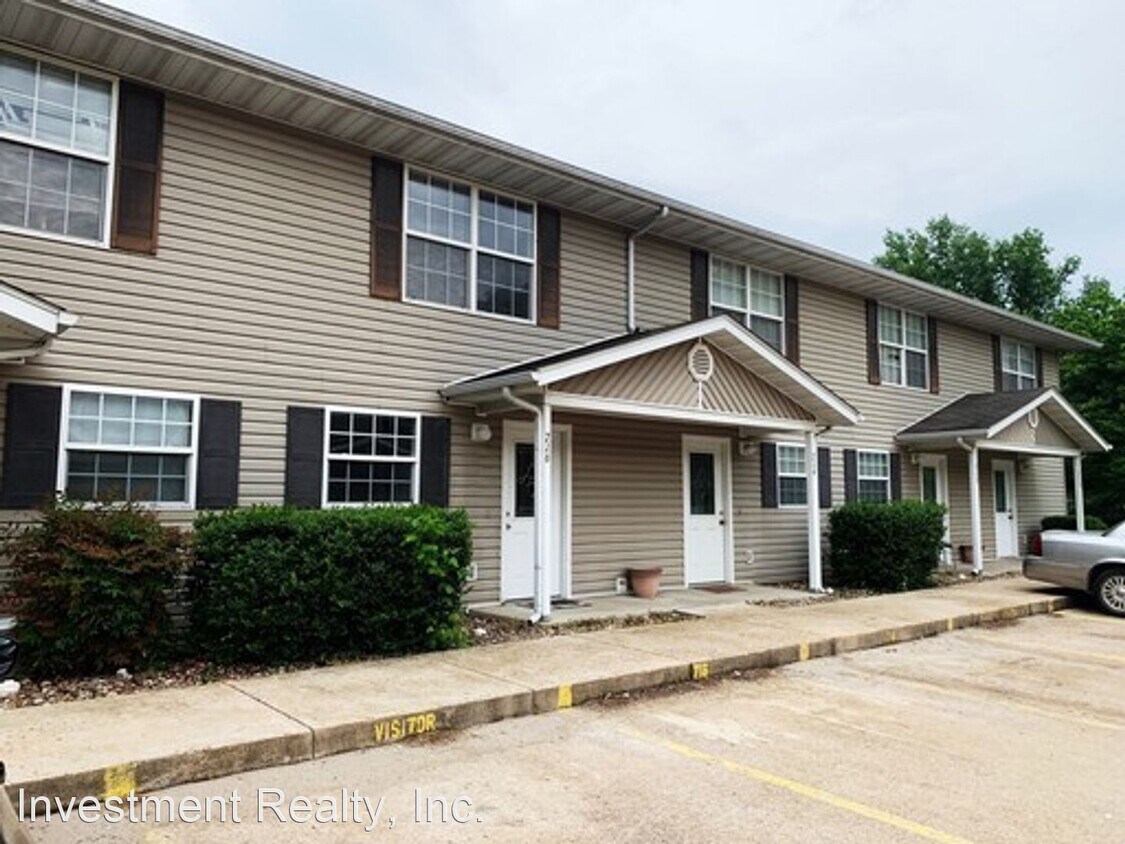 Primary Photo - 710-720 Hillside Dr