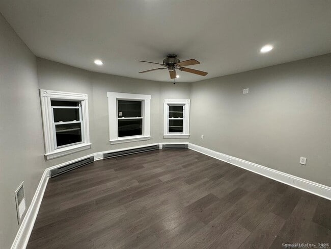 Foto del edificio - 644 Brooks St