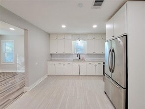 Building Photo - 1113 San Jacinto St