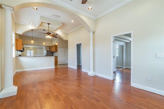 Building Photo - 2129 W Cypress St
