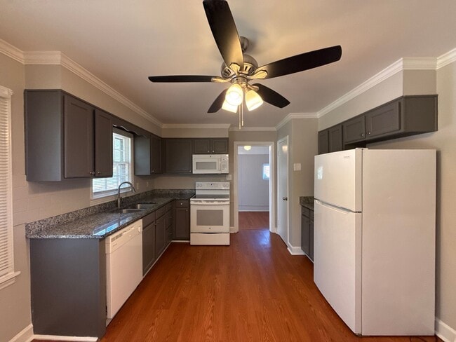Building Photo - T.R. Lawing Realty Property
