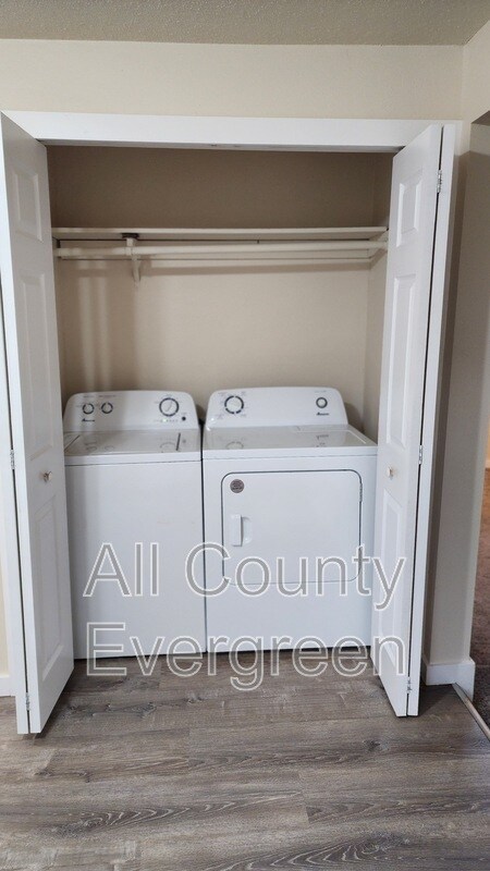 Foto del edificio - 1405 Wright Ave