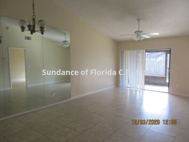 Building Photo - 60 Silver Park Cir