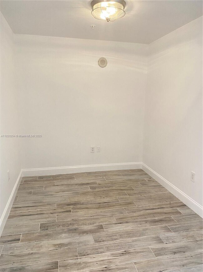 Foto del edificio - 1111 SW 1st Ave