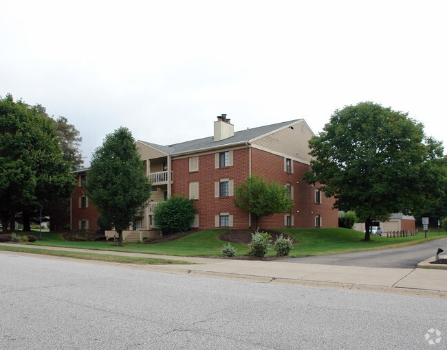Building Photo - Debo Properties North Canton