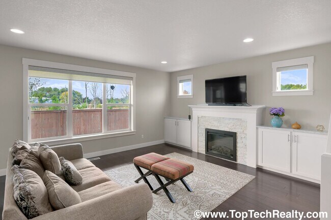 Foto del edificio - Gorgeous North Plains Corner Lot Single Fa...