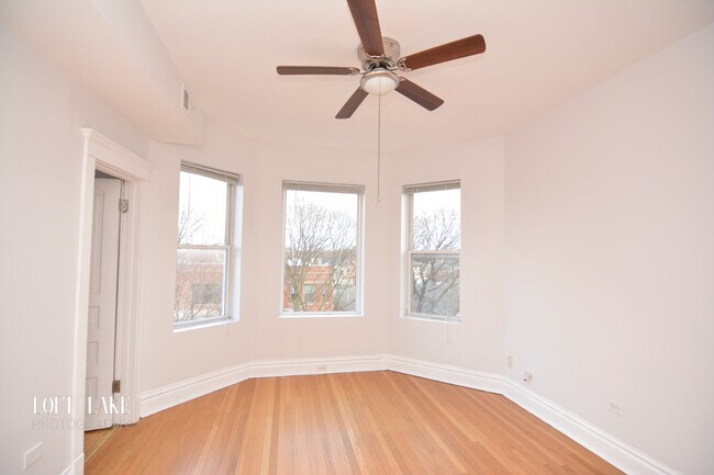 Building Photo - 3928 N Mozart St