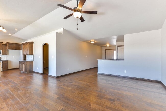 Building Photo - Beautiful Timnath Ranch Home
