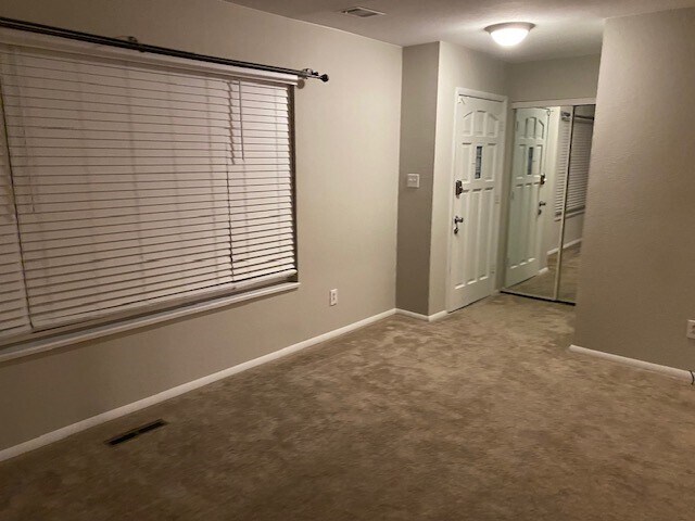 Foto del edificio - 9203 E Nassau Ave