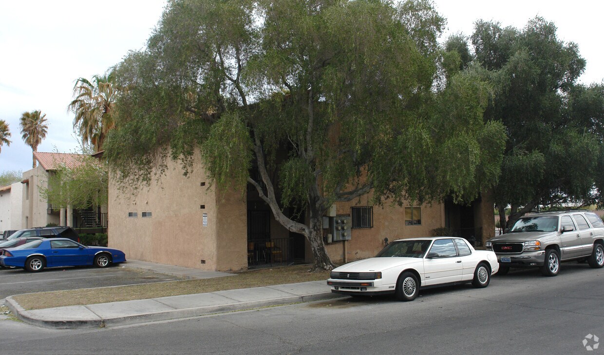 Foto del edificio - 4744 W Twain Ave