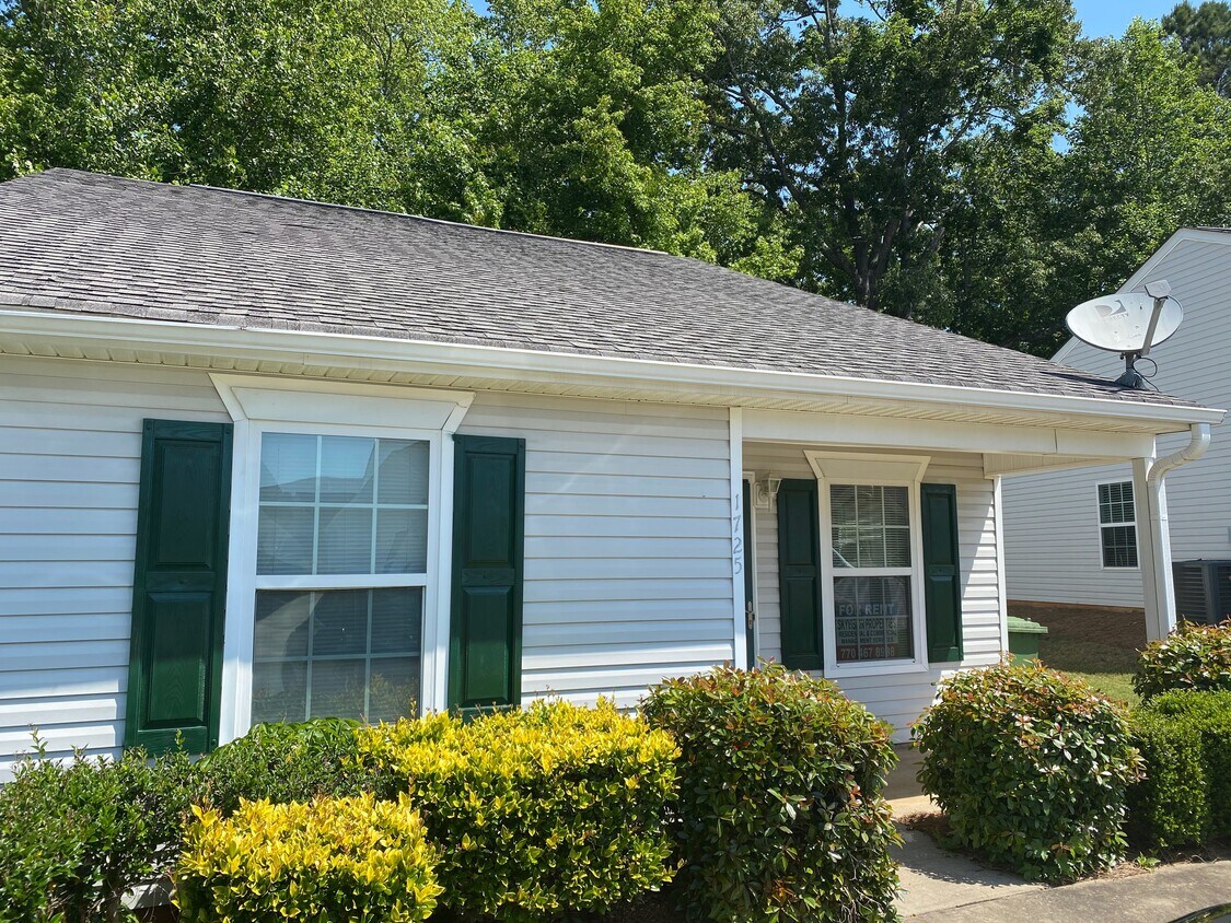 Primary Photo - 1725 Summerwoods Ln