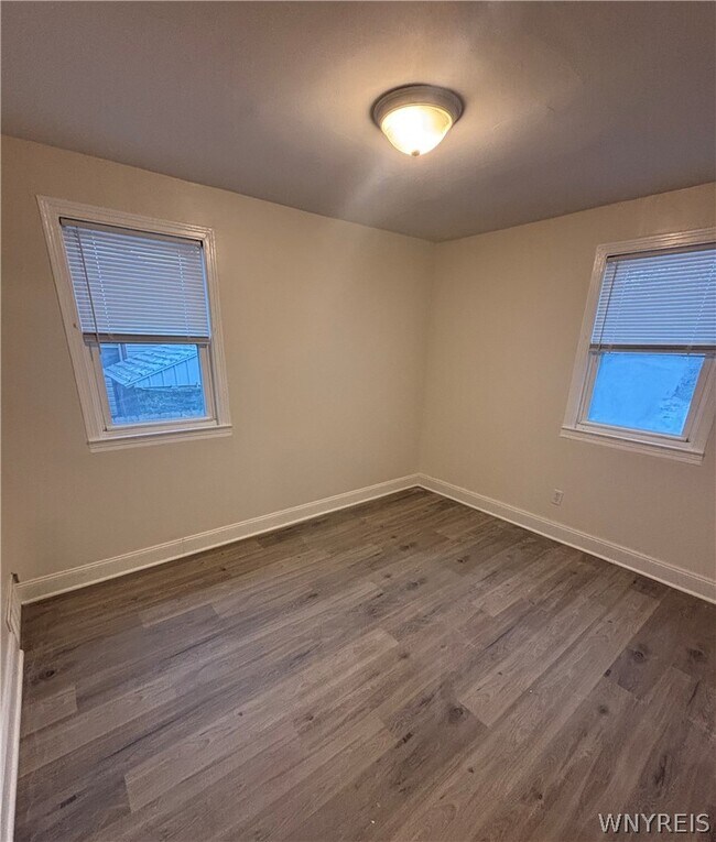 Foto del edificio - 4765 N Bailey Ave