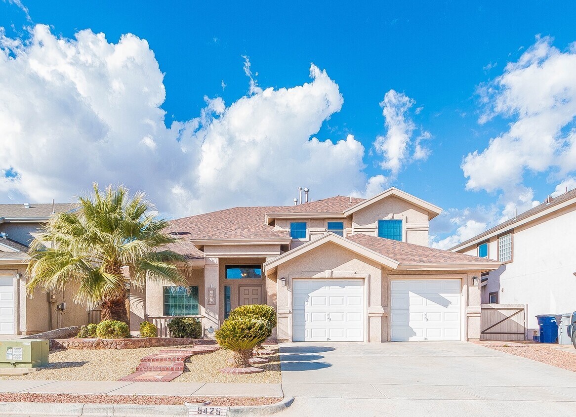 Primary Photo - Gorgeous 4 bedroom 2.5 bath home in NorthE...