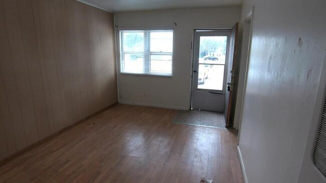 Building Photo - 2 bedroom in Cheyenne WY 82001