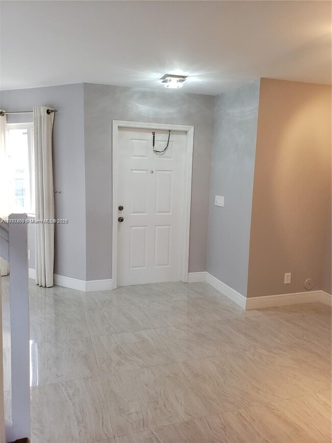 Foto del edificio - 20886 NW 2nd St