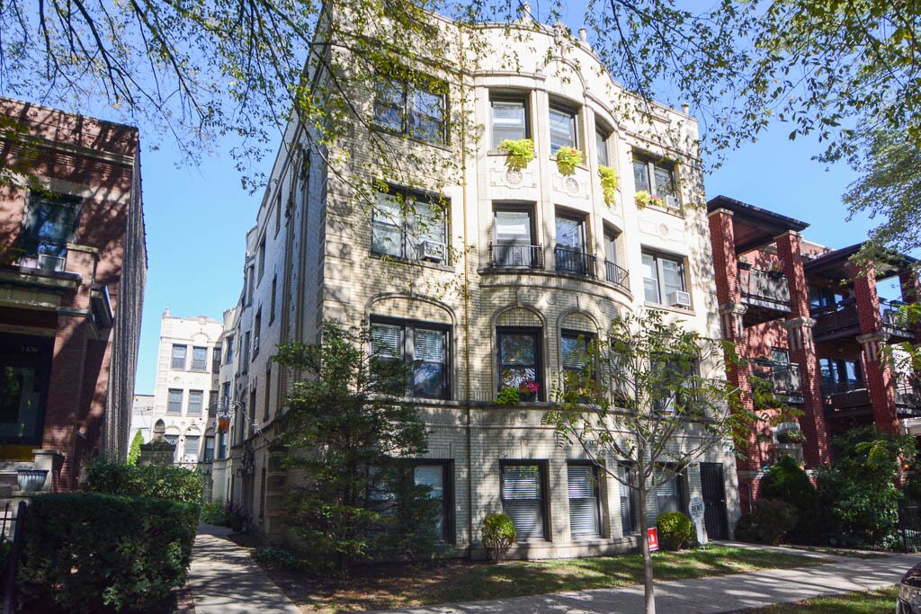 Primary Photo - 1434 W Farragut Ave