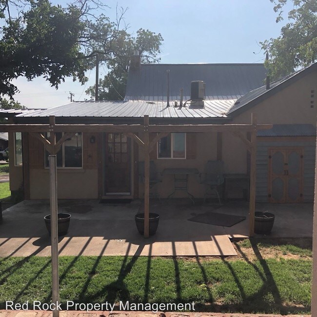 Building Photo - 4 br, 1.5 bath House - 132 N Toquerville Blvd