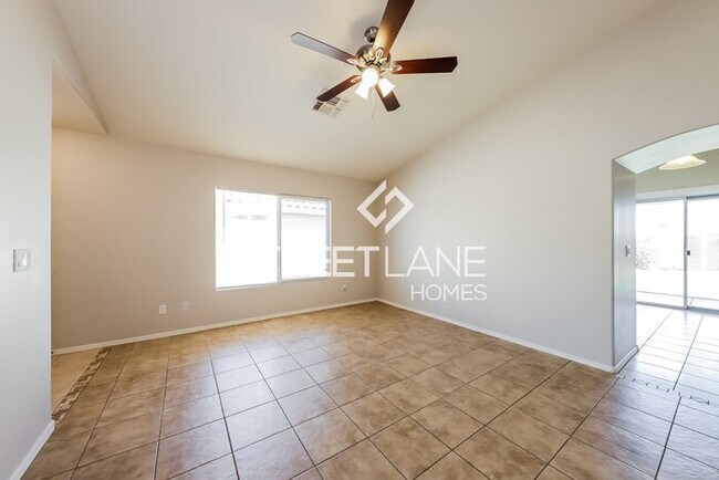 Building Photo - REDUCED!