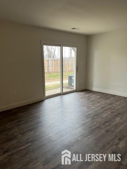 Building Photo - 111 Kings Ct