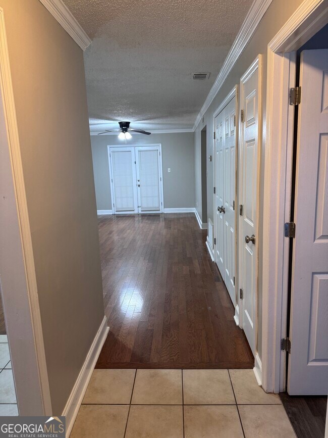 Foto del edificio - 1055 Baxter St