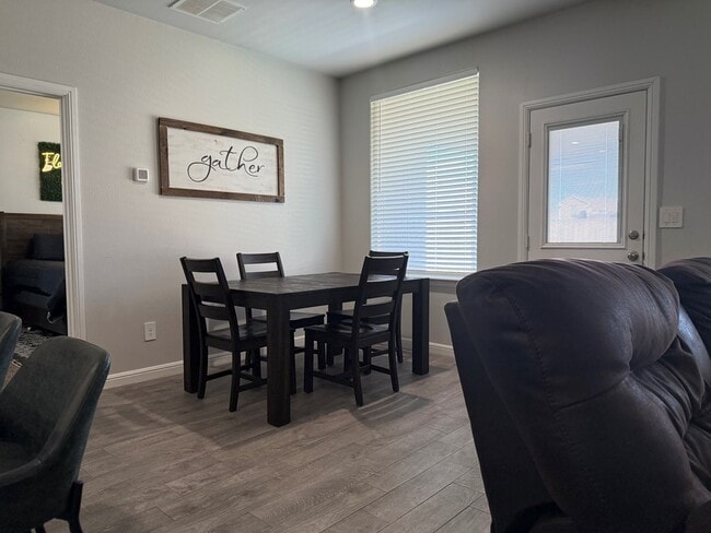 Building Photo - 7106 Saguaro Rd