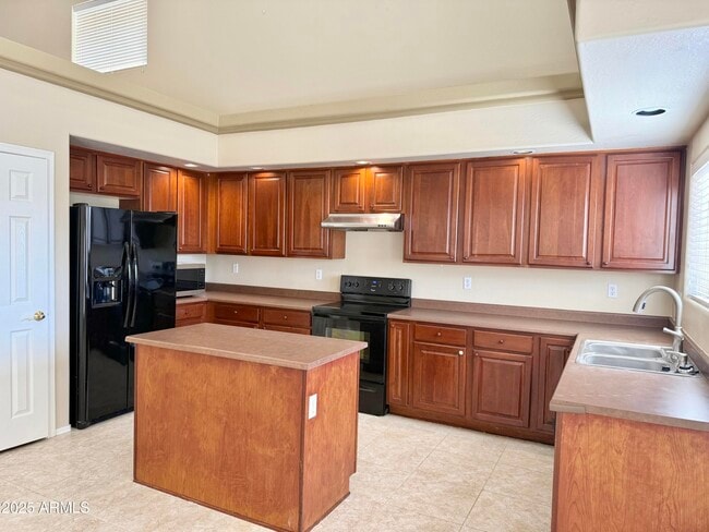 Foto del edificio - 2914 N 127th Ln