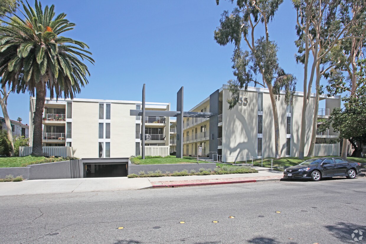 Primary Photo - 333 California Blvd