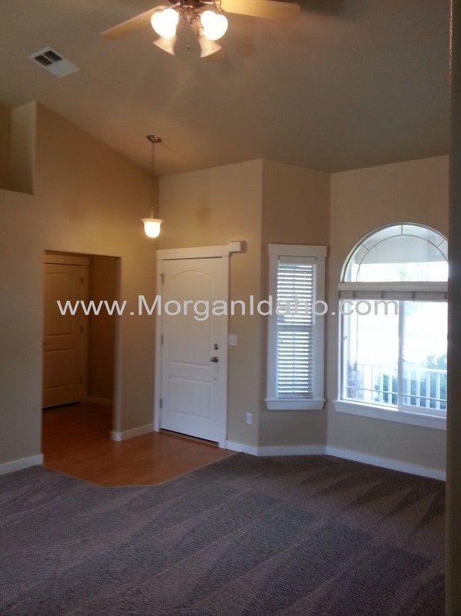 Building Photo - 3-car garage bonus room vaulted ceiling