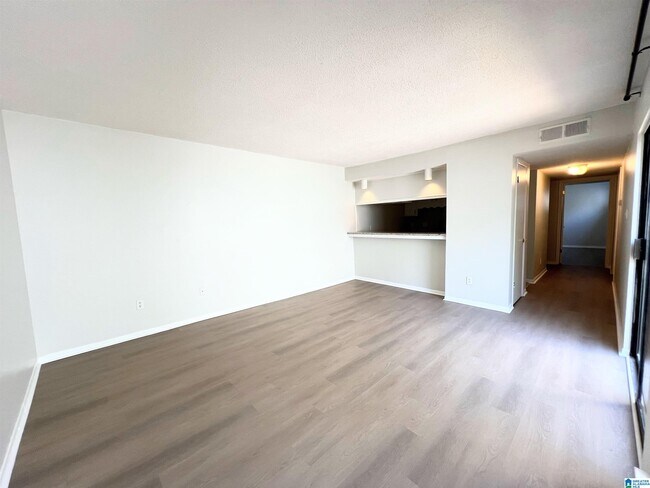 Foto del edificio - 3350 Altamont Rd S