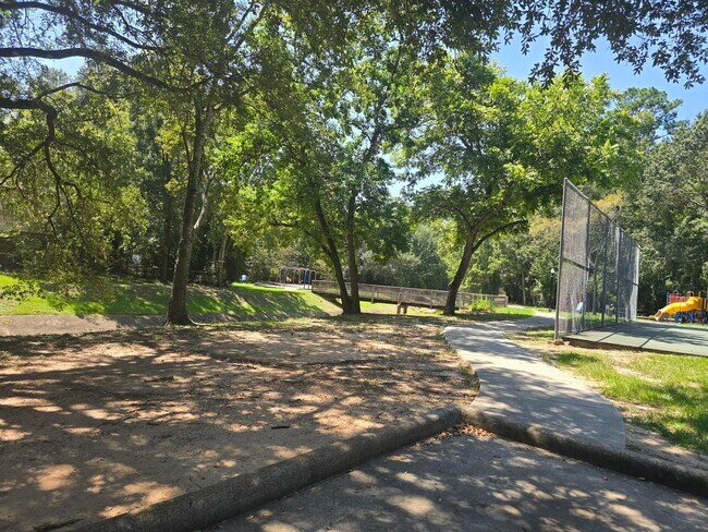 Foto del edificio - 600 Hilliard St