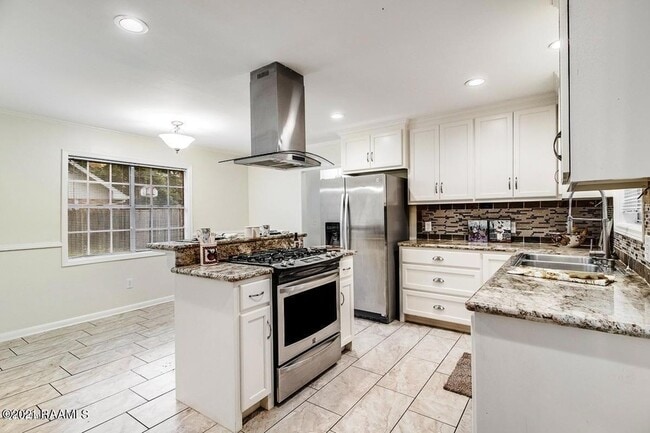 Building Photo - 100 Templeton Dr