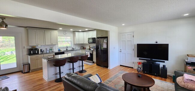 Foto del edificio - Adorable single level home with fenced in ...