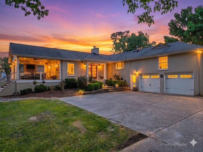 Photo - **RARE BRENTWOOD FIND, A MASTERCLASS IN ELEGANT SOUTHERN DESIGN** House